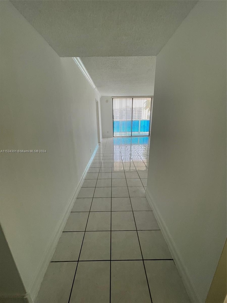 13499 Biscayne Blvd - Photo 3