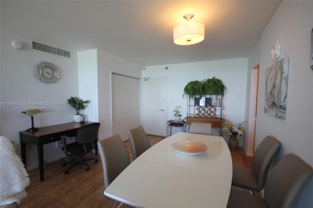 5151 Collins Ave - Photo 9