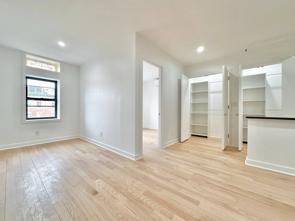 924 St Marks Avenue - Photo 3