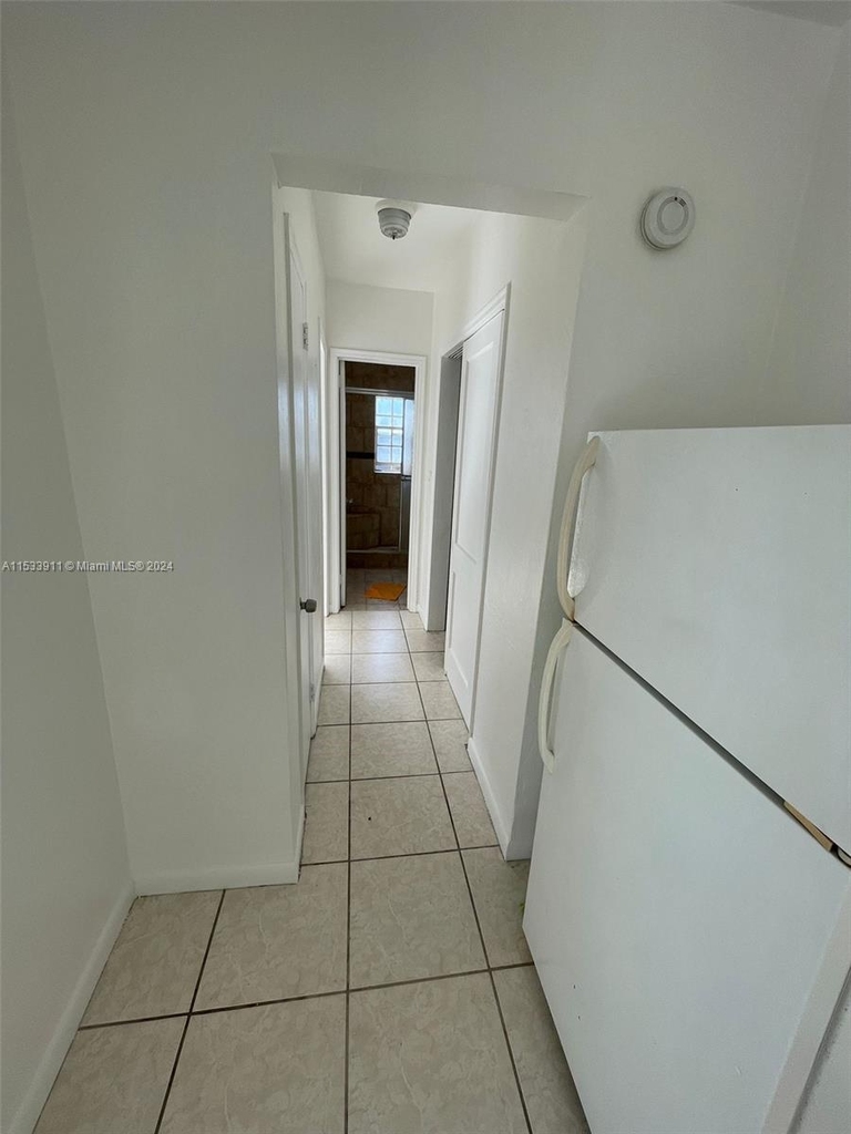 555 Sw 16th Ave - Photo 8