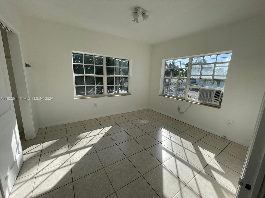 555 Sw 16th Ave - Photo 10