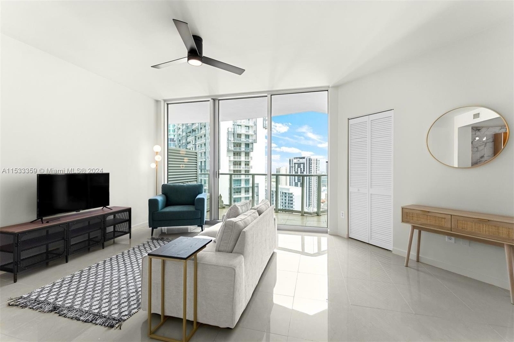 300 S Biscayne Blvd - Photo 3