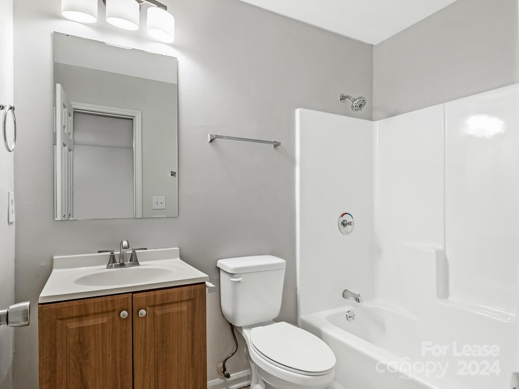 2611 Holton Avenue - Photo 9