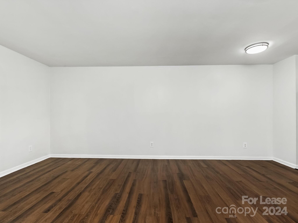 2611 Holton Avenue - Photo 6