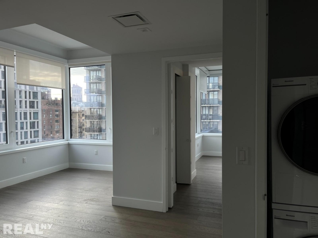 200 East 23rd Street - Photo 1