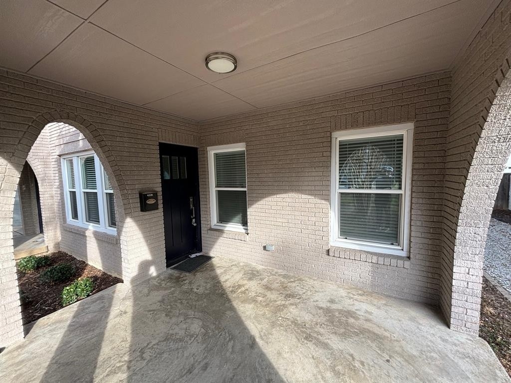 4228 University Boulevard - Photo 2