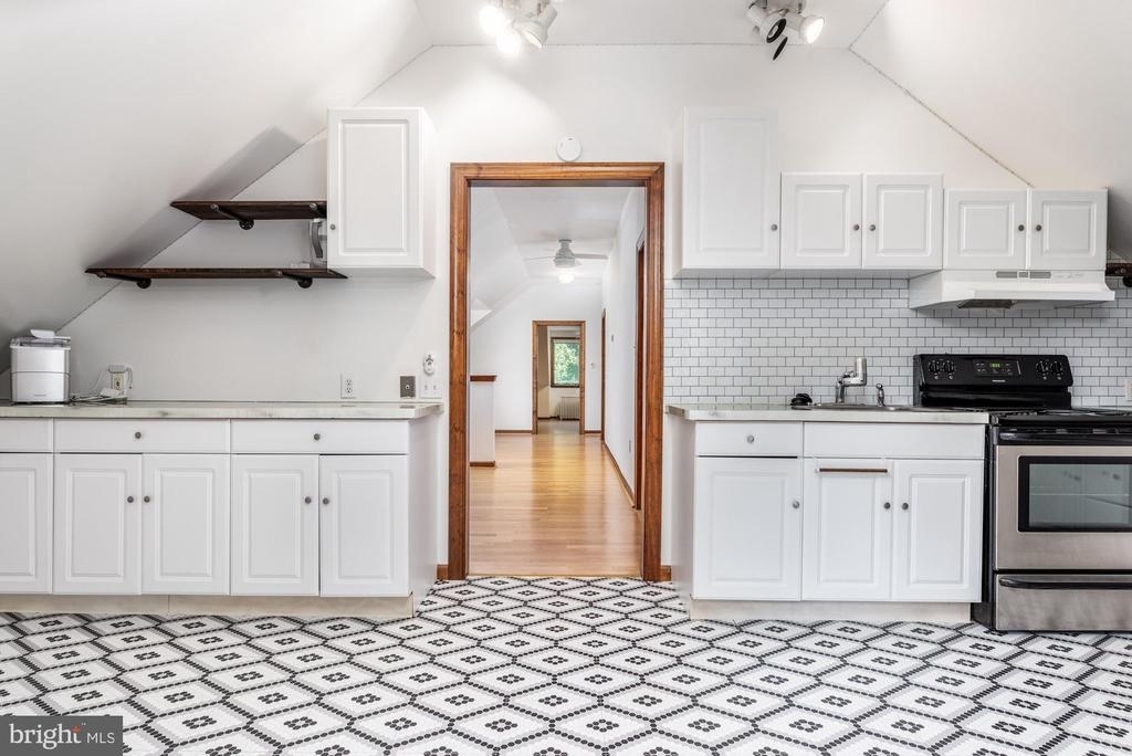 601 Rector St - Photo 0