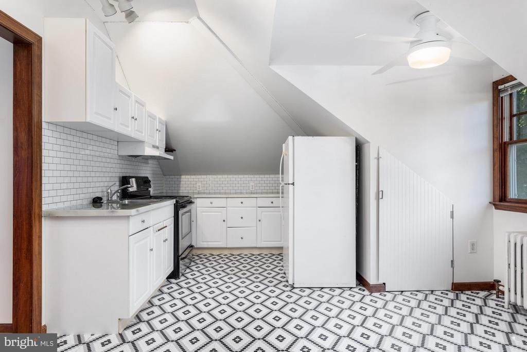 601 Rector St - Photo 5