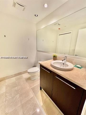 17121 Collins Ave - Photo 15