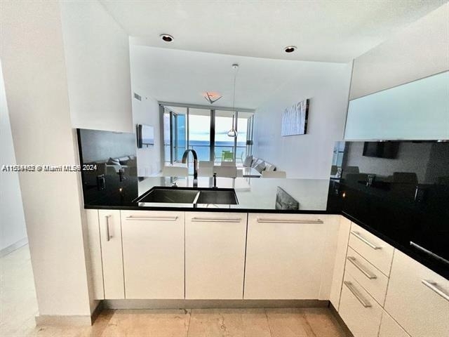 17121 Collins Ave - Photo 2