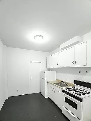 539 West 49th Street - Photo 2