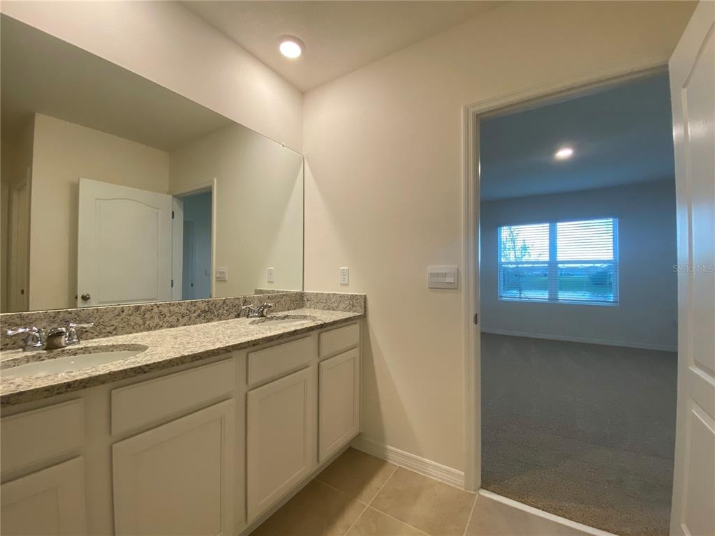 405 Noble Ave - Photo 2