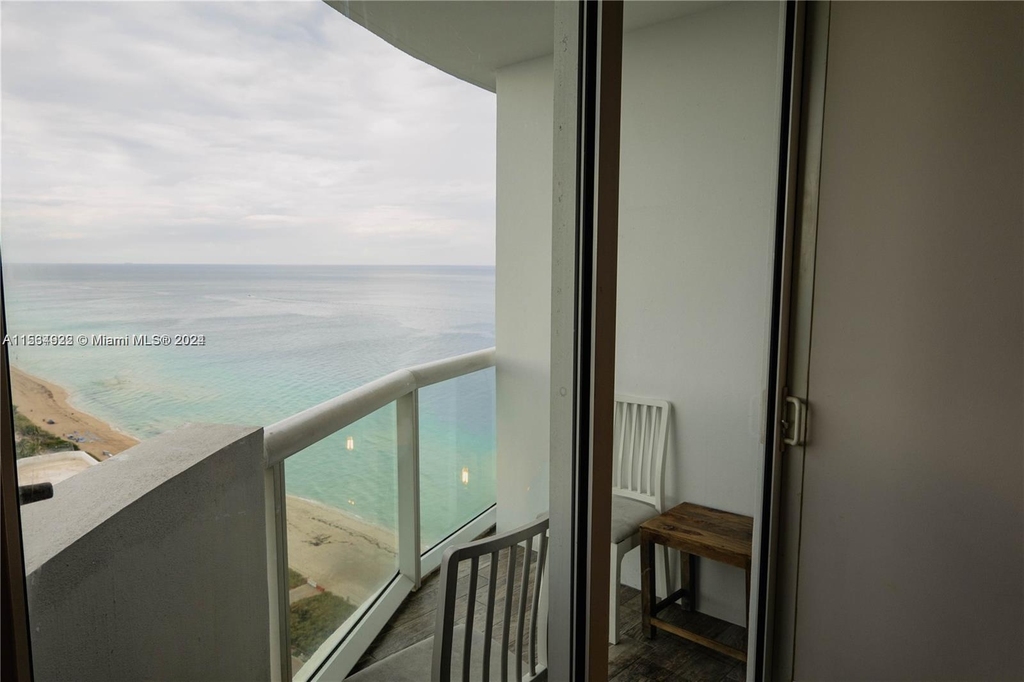 6365 Collins Ave - Photo 8