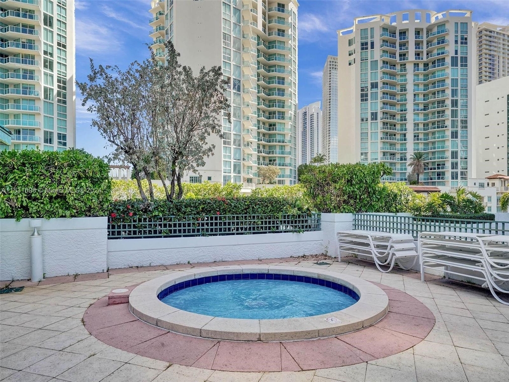 16400 Collins Ave - Photo 32