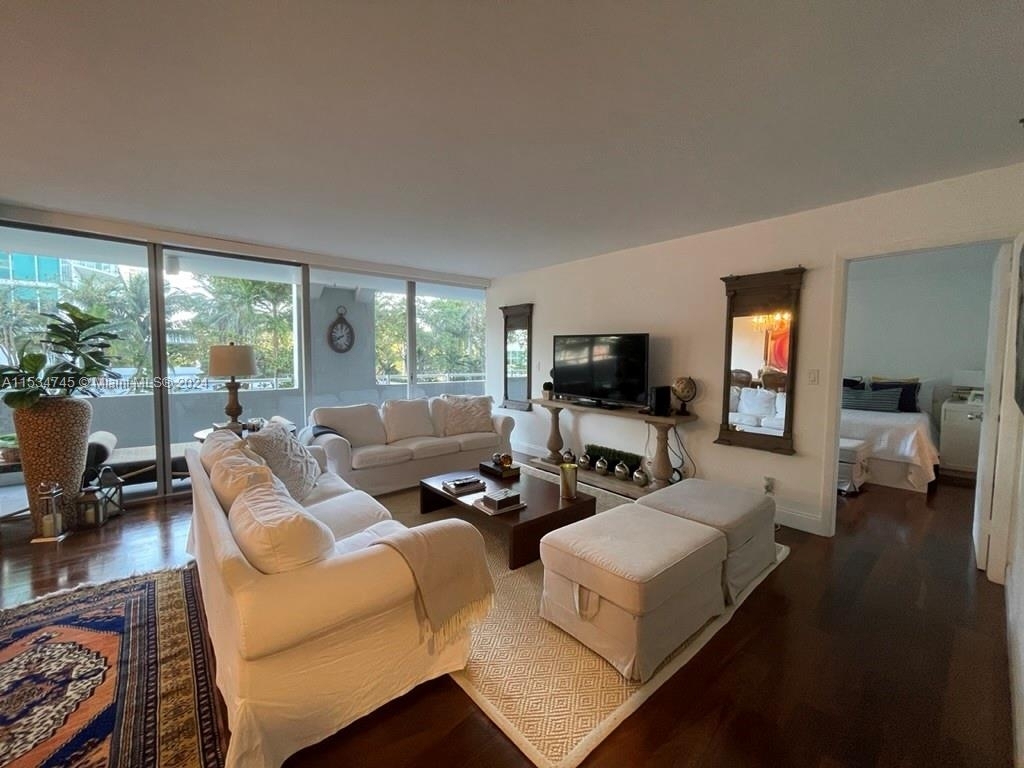 2025 Brickell Ave - Photo 4