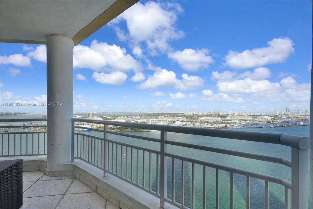 848 Brickell Key Dr - Photo 22