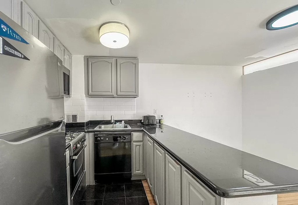 212 East 10th Street - Photo 1