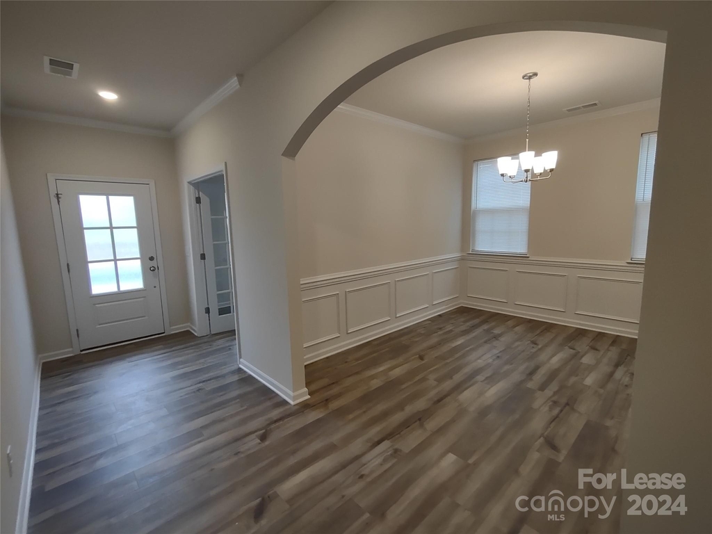 300 Kennerly Center Drive - Photo 6