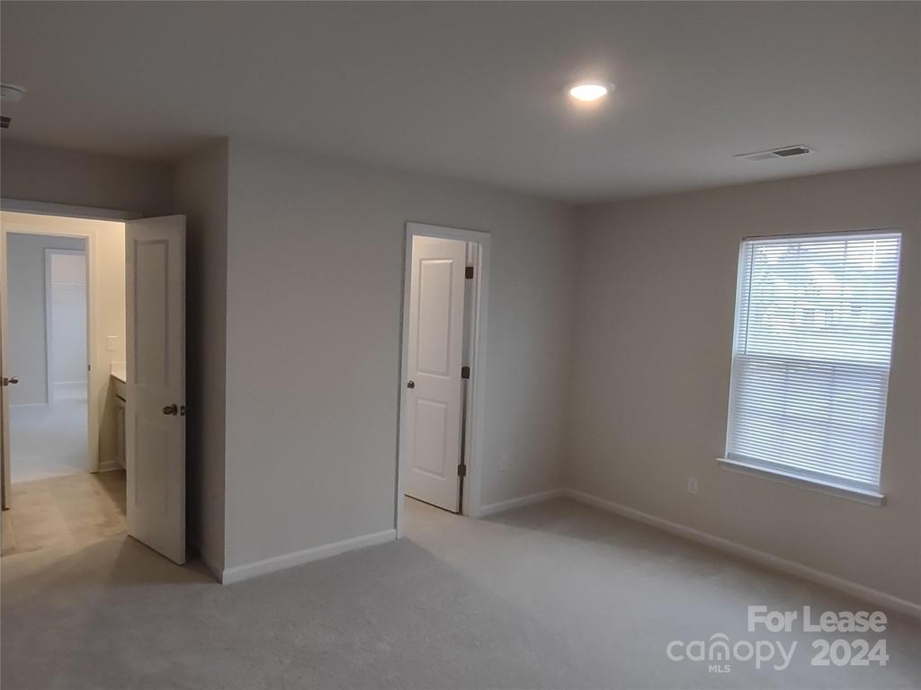300 Kennerly Center Drive - Photo 30
