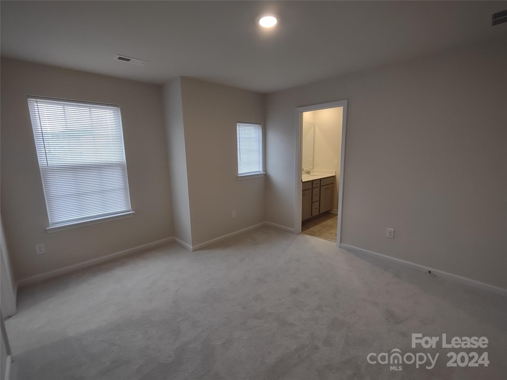 300 Kennerly Center Drive - Photo 13