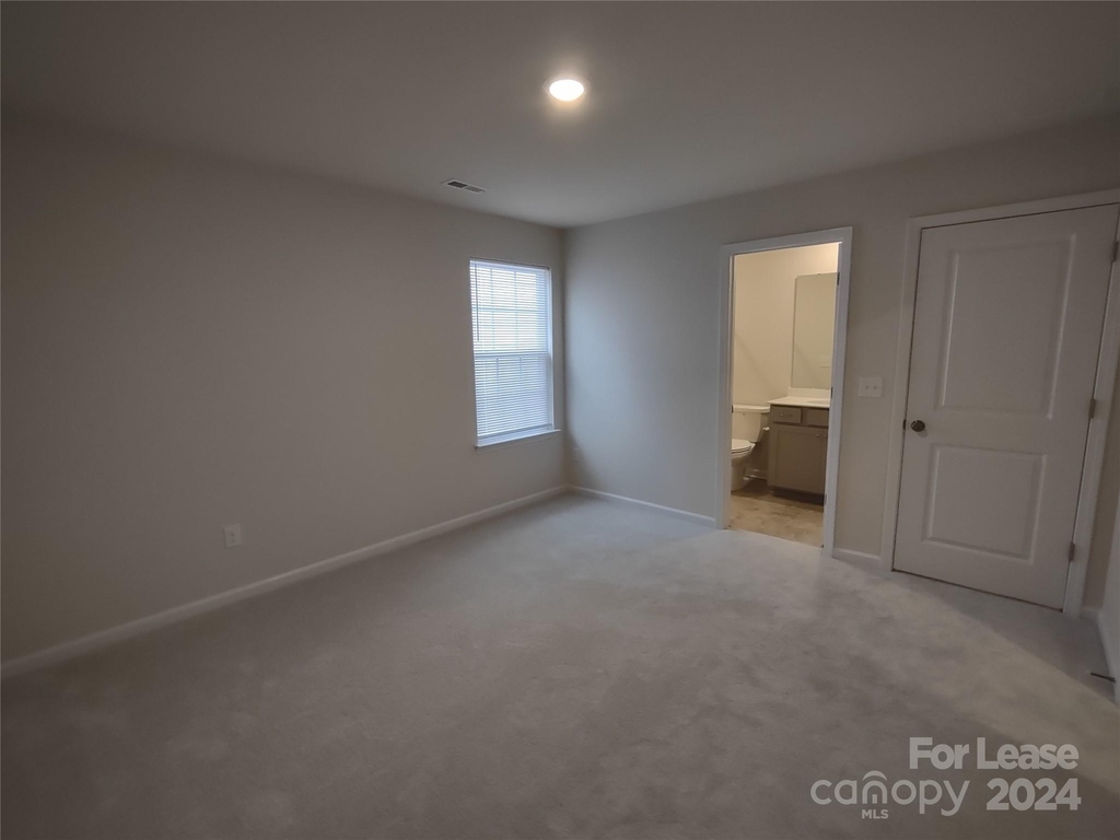 300 Kennerly Center Drive - Photo 23