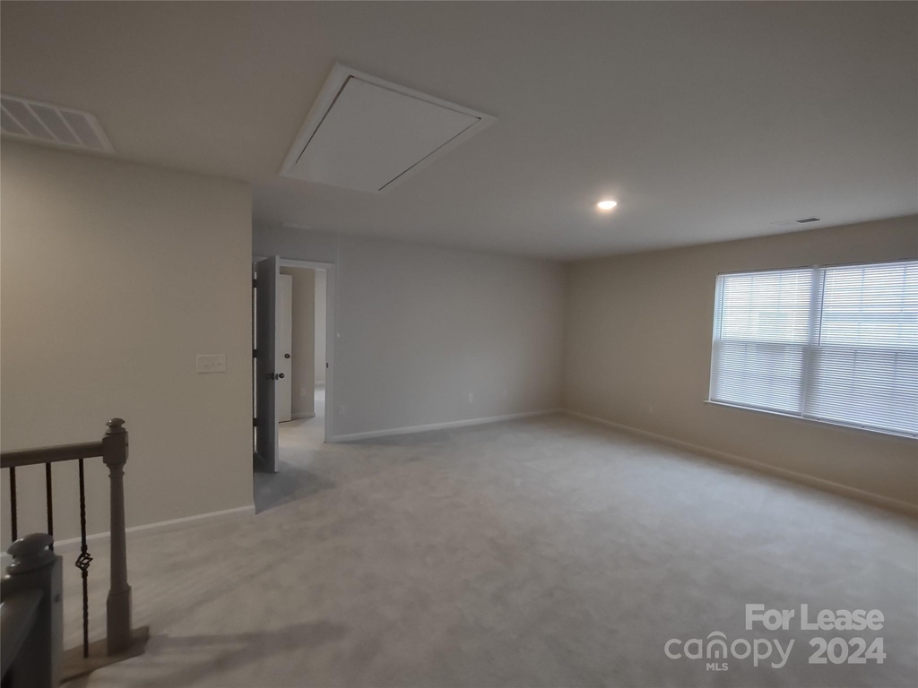 300 Kennerly Center Drive - Photo 17