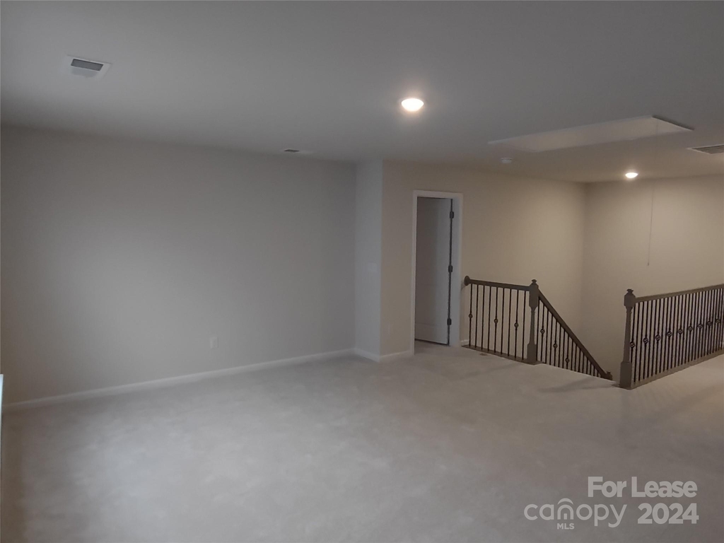 300 Kennerly Center Drive - Photo 18