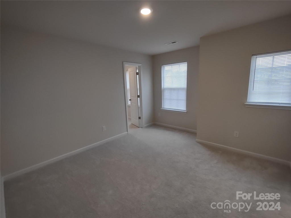 300 Kennerly Center Drive - Photo 12