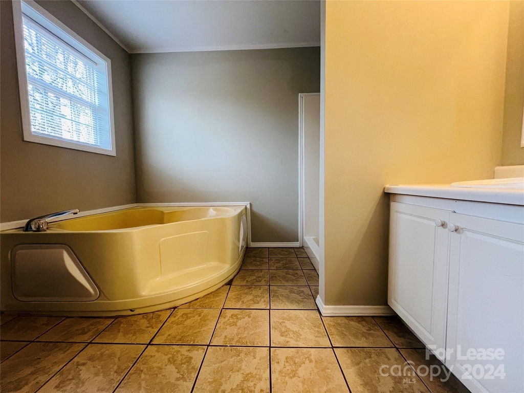 7677 Lakehaven Drive - Photo 8