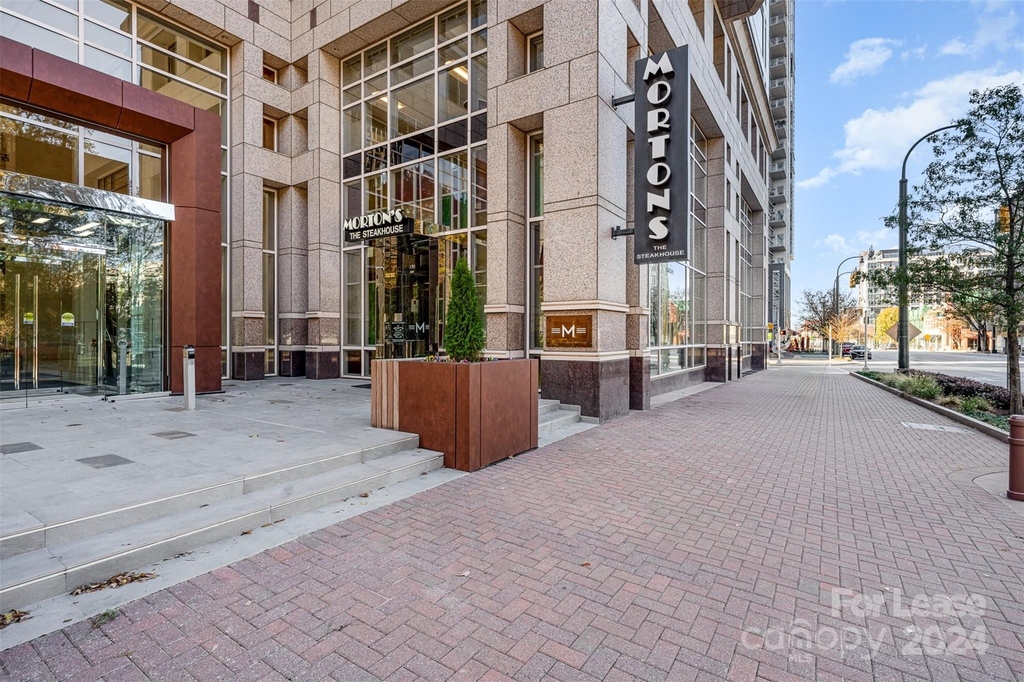 333 W Trade Street - Photo 21