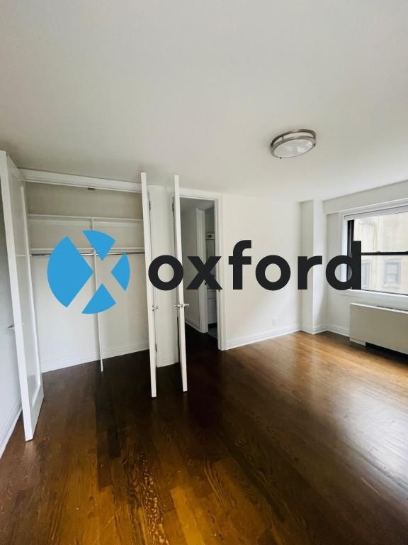 East 89th Street - Photo 9