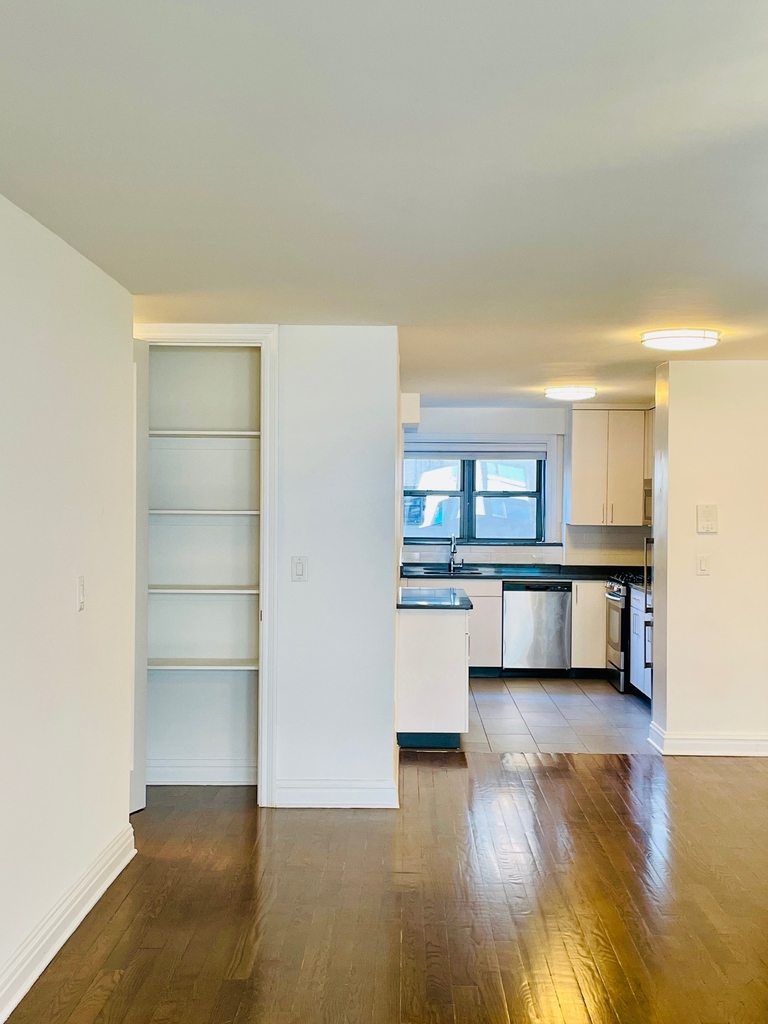 East 89th Street - Photo 2