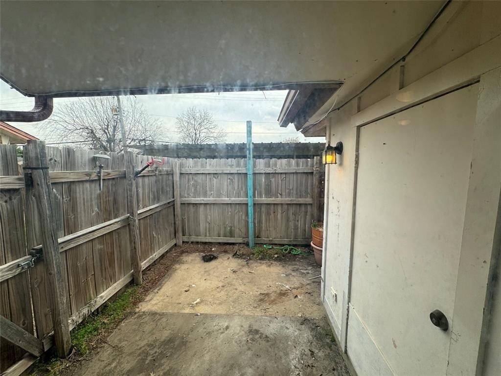 708 E Pecan Street - Photo 10