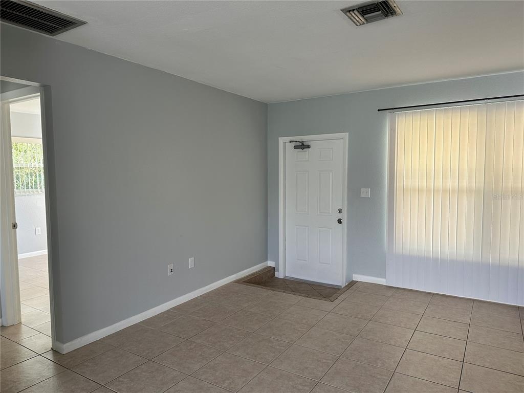 827 Kings Court - Photo 15