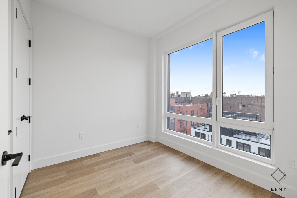 80 Linden Boulevard - Photo 11