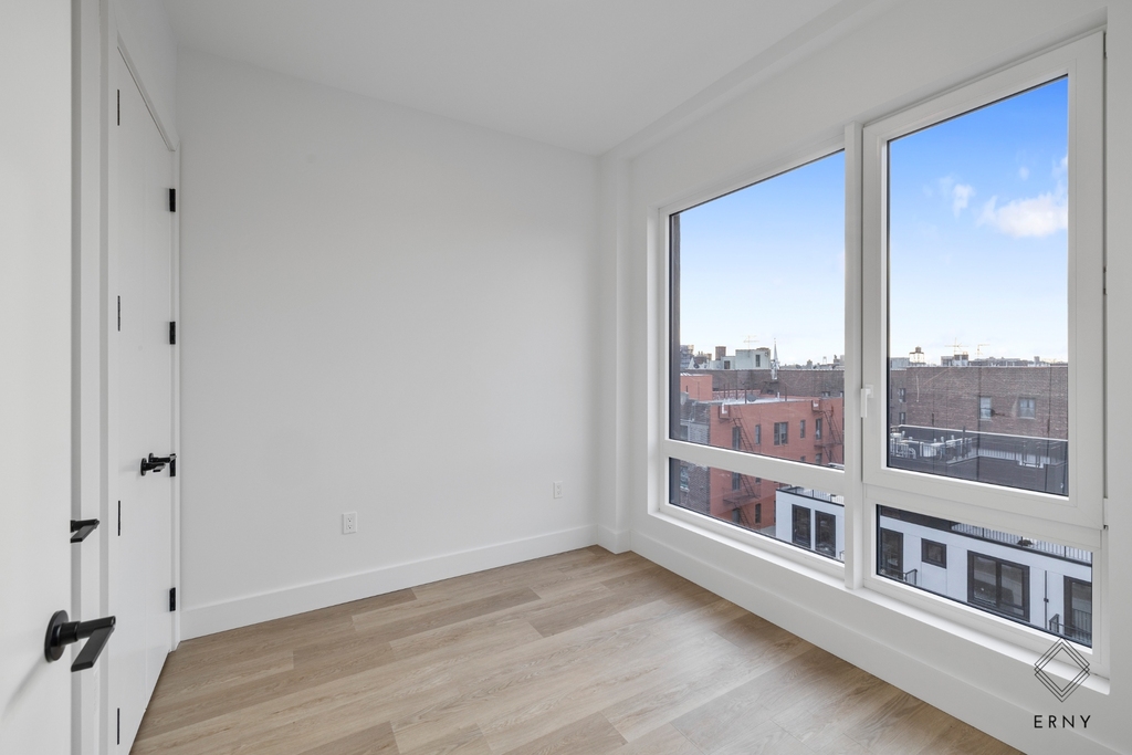 80 Linden Boulevard - Photo 9