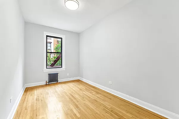 330 East 54th Street - Photo 6