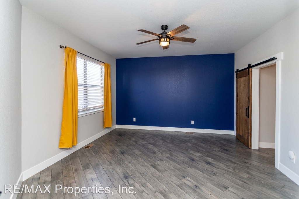 3228 Bewildering Hts. - Photo 19