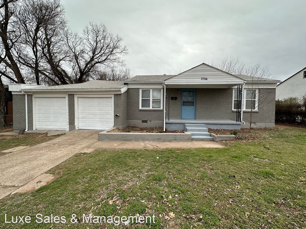 2316 Doris Ave - Photo 0