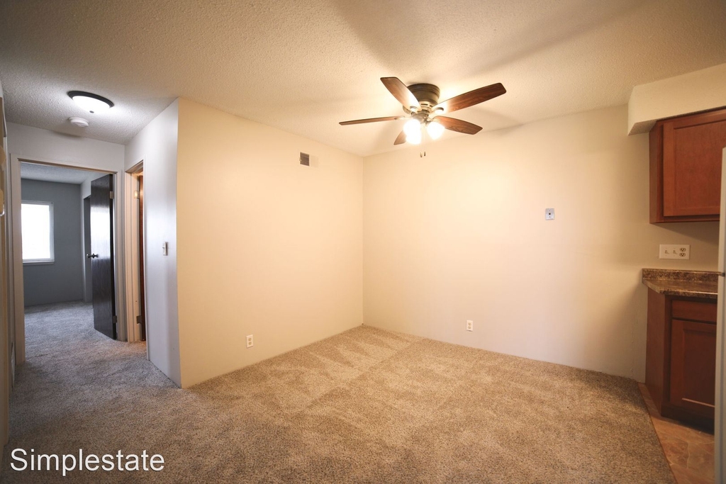 3033 W Capital Ave - Photo 3