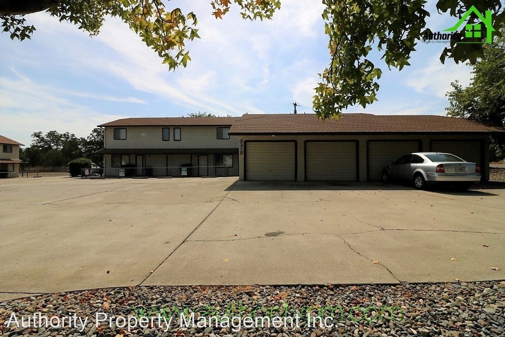 3315 Magnums Way - Photo 2