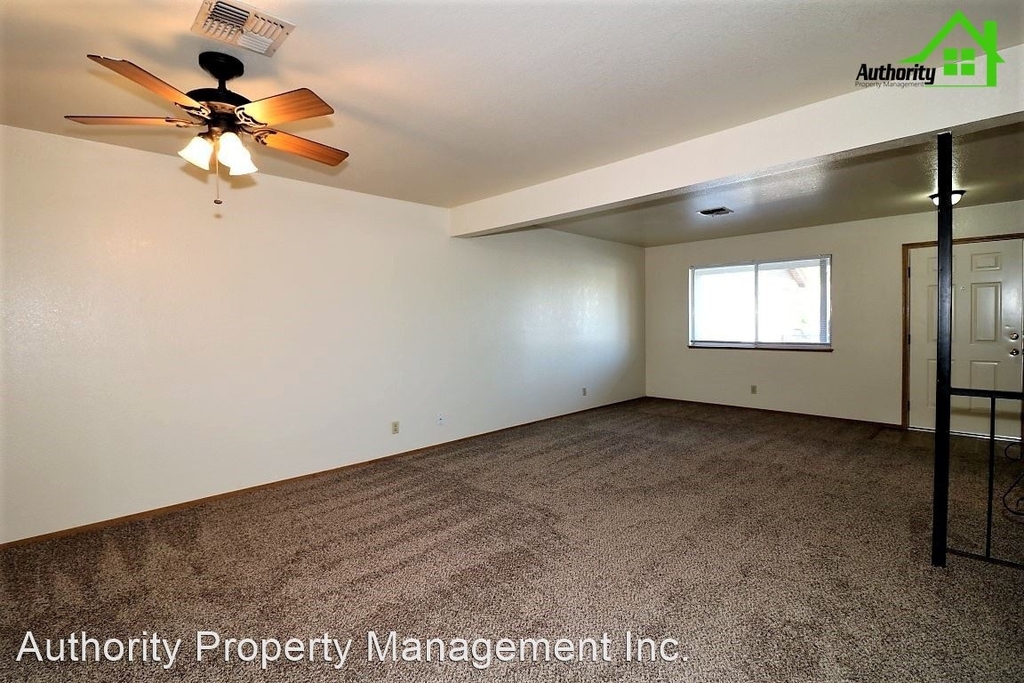 3315 Magnums Way - Photo 6