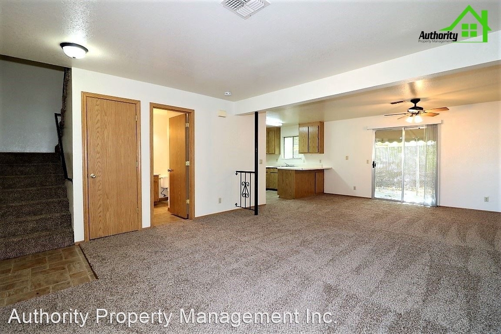 3315 Magnums Way - Photo 4