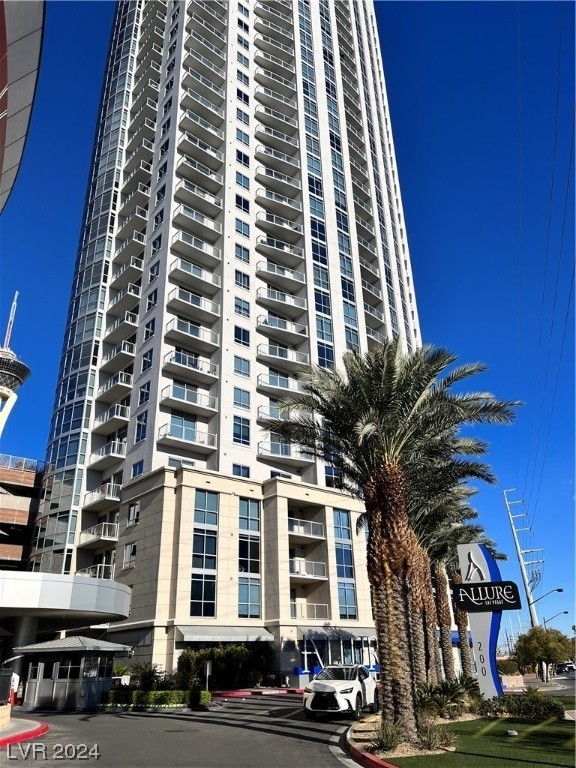 200 W Sahara Avenue - Photo 1