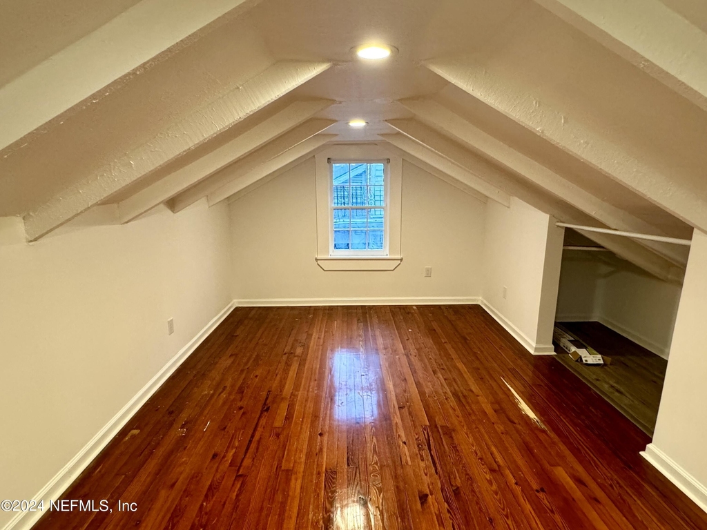 2242 Herschel Street - Photo 8