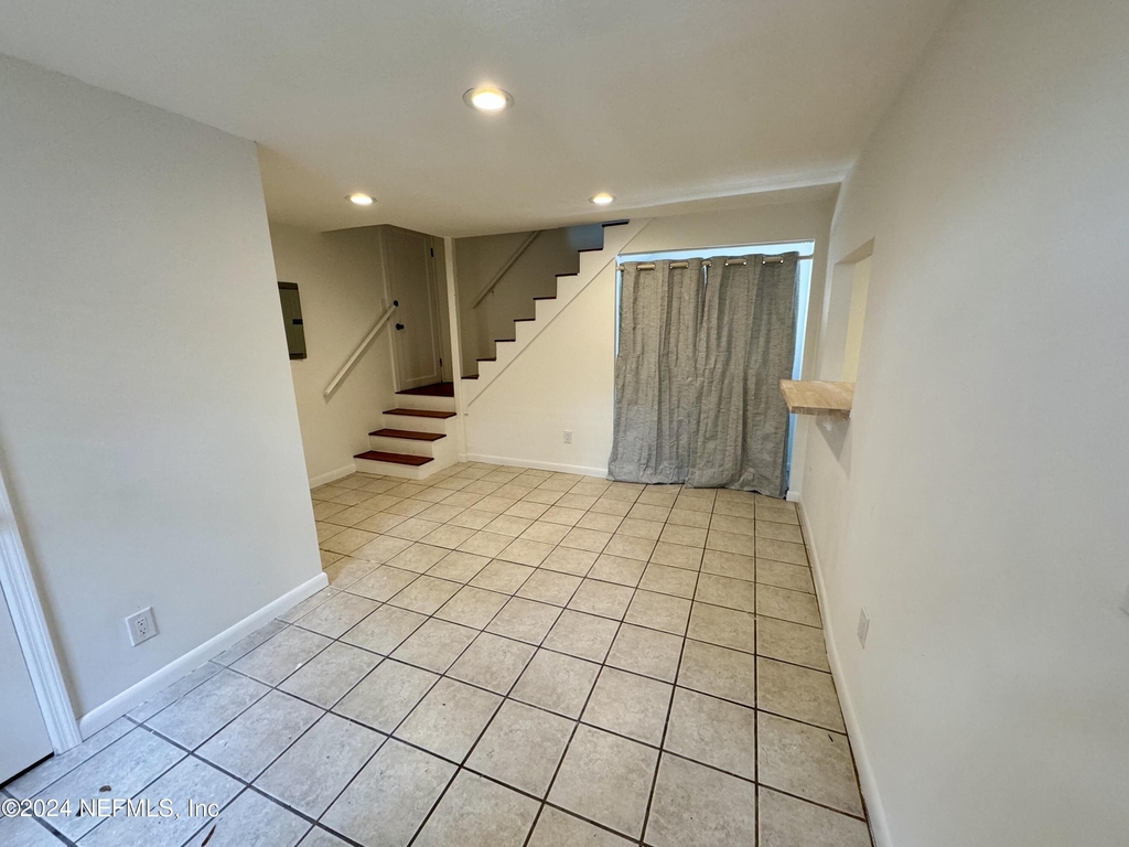 2242 Herschel Street - Photo 11