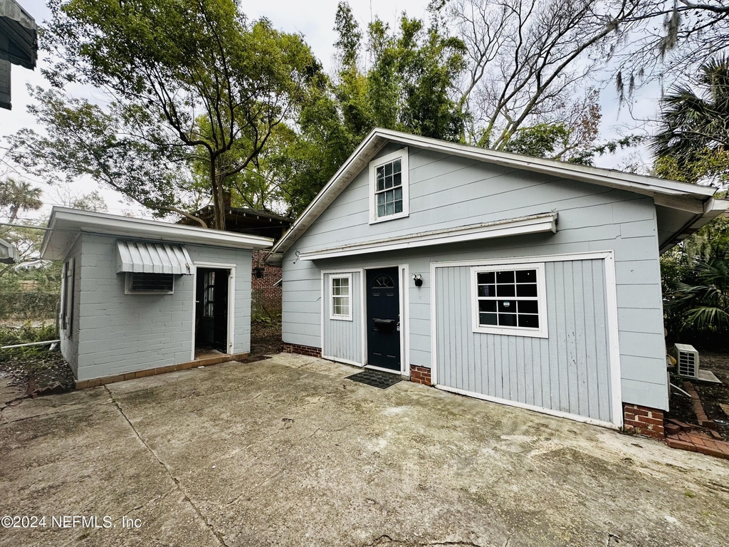 2242 Herschel Street - Photo 0