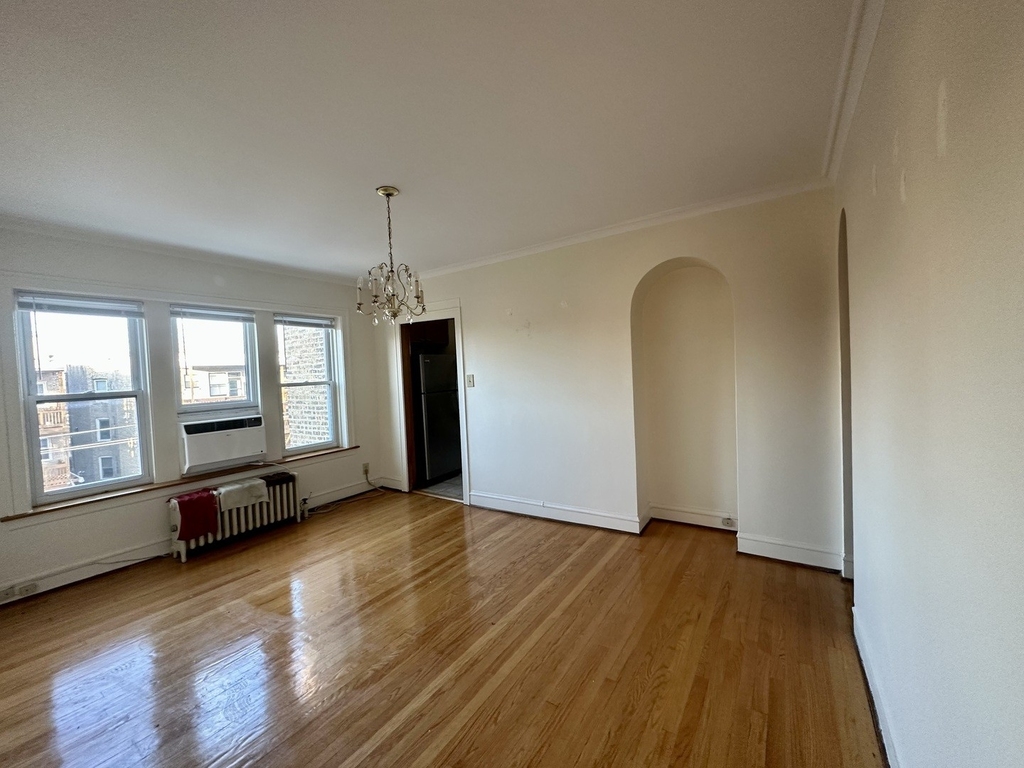 1436 W Thome Avenue - Photo 8