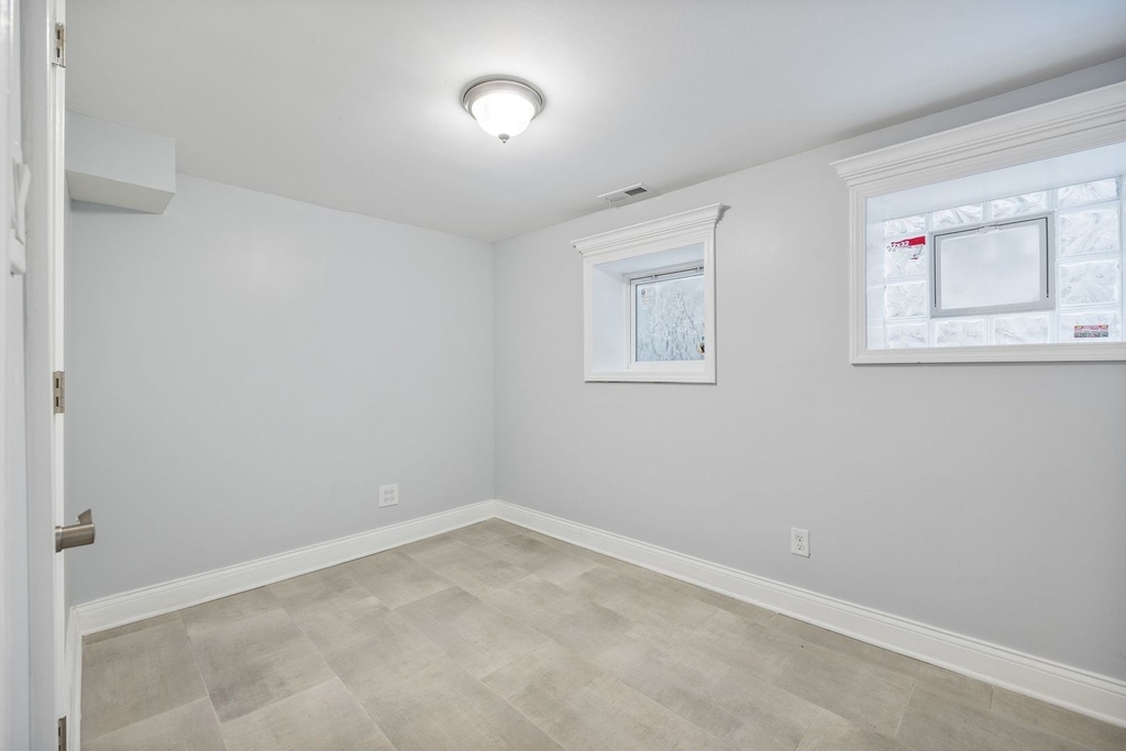 2208 W Eastwood Avenue - Photo 24