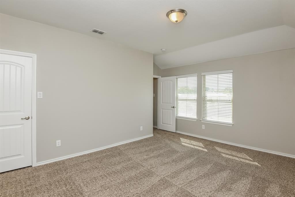 420 Spring Drive - Photo 2